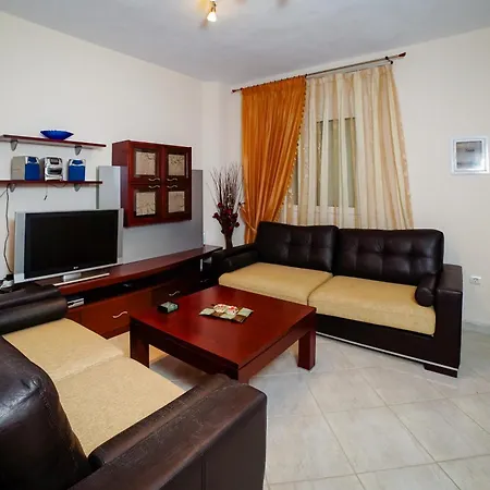Casa Con Giardino Villa Vrasná